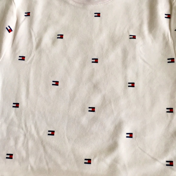NWOT: Tommy Hilfiger T-Shirt - New with No Tags! - Picture 8 of 8